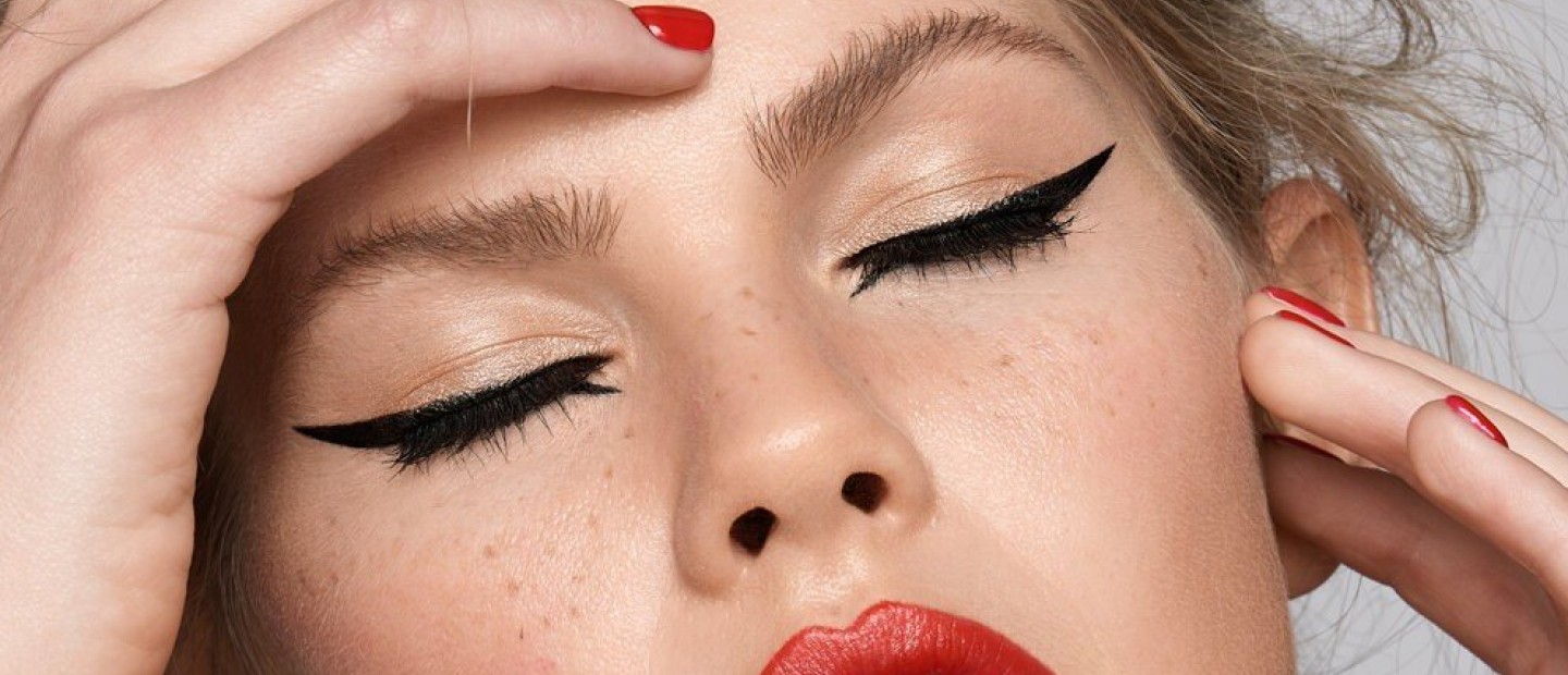 Πώς να εφαρμόσετε σωστά τη mascara σας με 6+1 απίθανα tips ώστε να αποκτήσετε μακριές και εντυπωσιακές βλεφαρίδες 