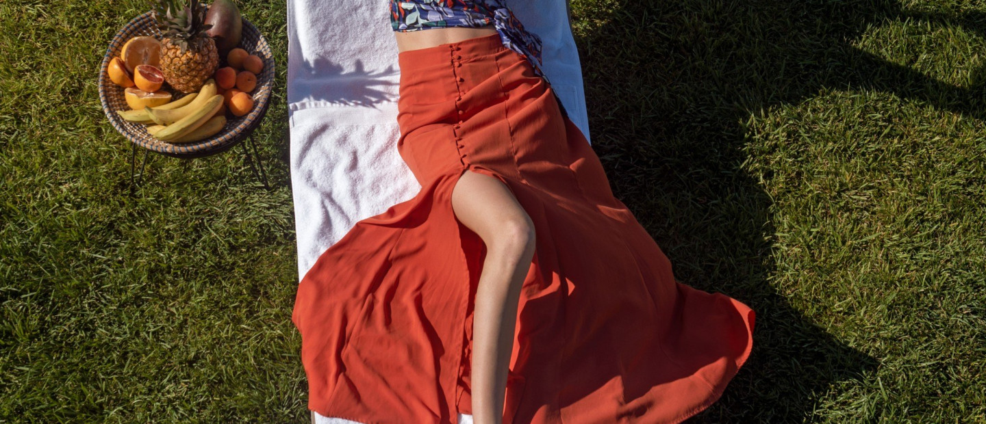 Θέλετε να περάσετε τις πιο fashionable διακοπές σας; Με αυτά τα 6 hot looks σε απίθανες εκπτώσεις θα το καταφέρετε 