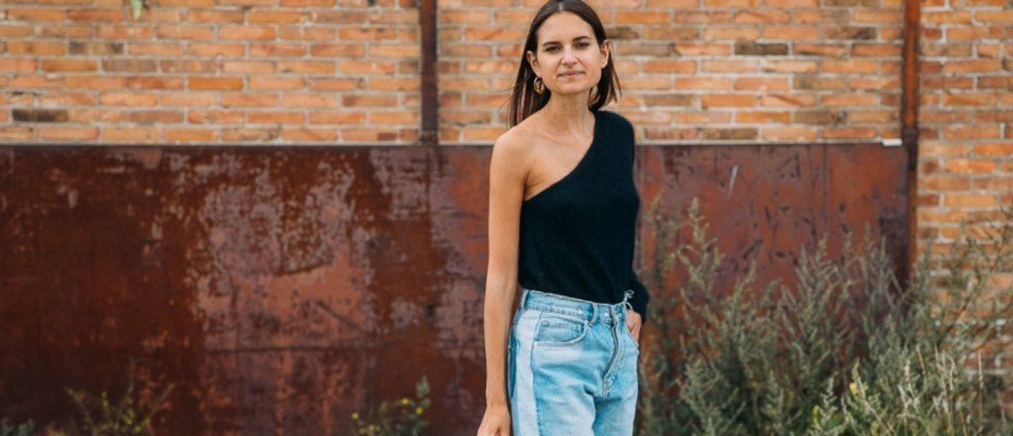 One shoulder: Φορέστε την τάση που έχει «κλέψει» την καρδιά των fashionistas 