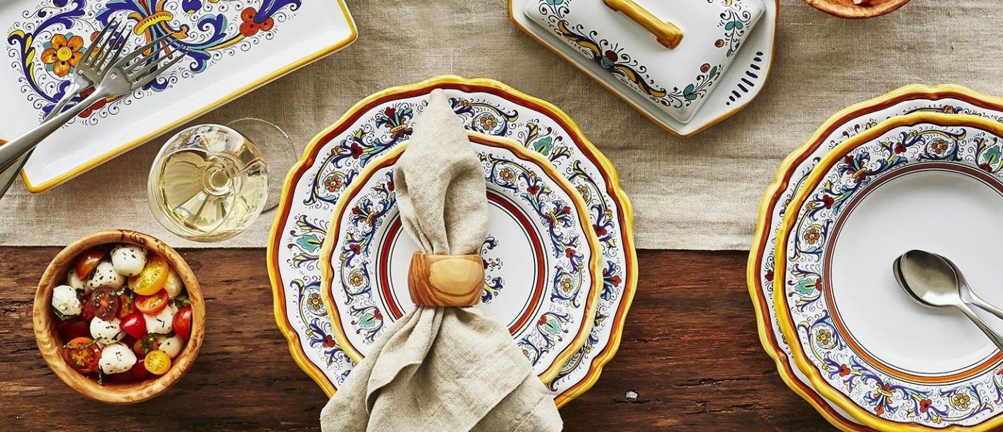 Τα πιο κομψά σερβίτσια για να δημιουργήσετε το απόλυτο art de la table φέτος το καλοκαίρι 