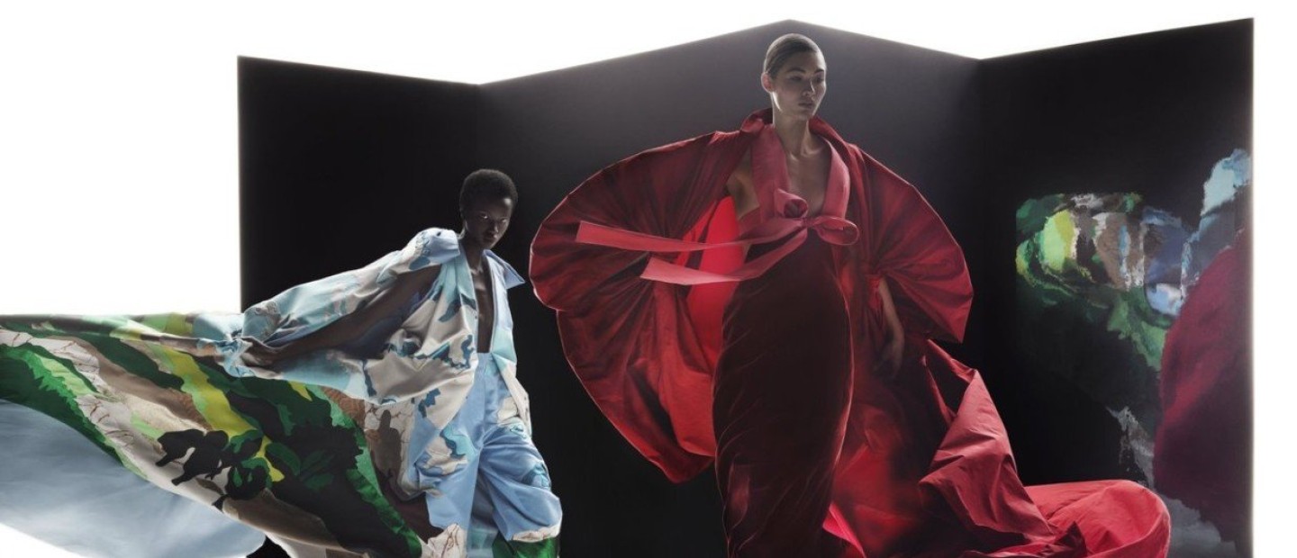 Maison Valentino: O διάσημος καλλιτέχνης Nick Knight σε συνεργασία με τον creative director Pierpaolo Piccioli παρουσίασαν μια πρώτη γεύση από τη νέα haute couture συλλογή του οίκου