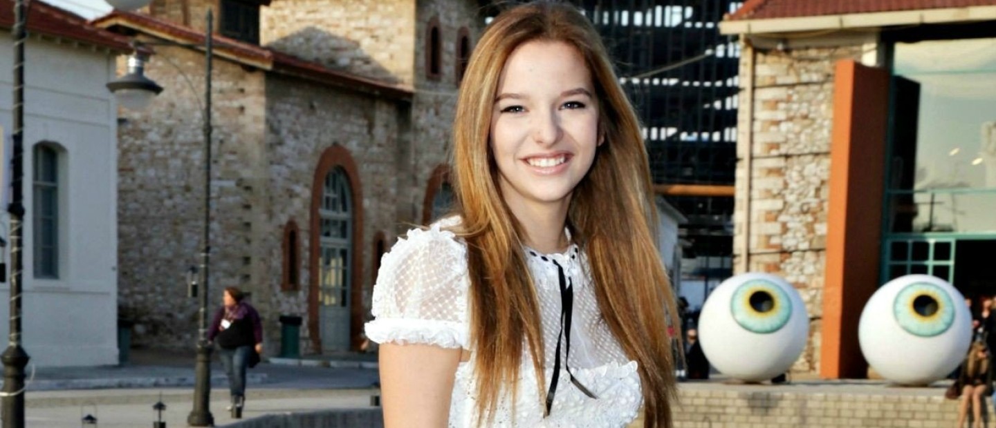 Η Εριέττα Κούρκουλου-Λάτση παντρεύτηκε τον αγαπημένο της Βύρωνα Βασιλειάδη σε ένα παραμυθένιο σκηνικό στη Μύκονο 