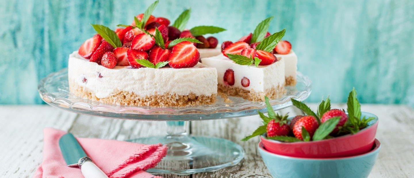 Desserts lovers: Φτιάξτε τα πιο λαχταριστά καλοκαιρινά γλυκά ακολουθώντας 3 πανεύκολες συνταγές
