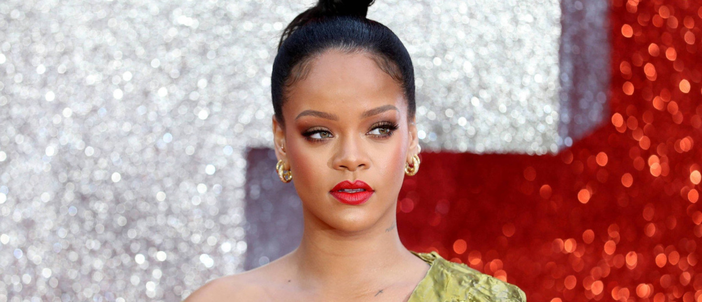 Η Rihanna μας αποκαλύπτει την πρωινή ρουτίνα ομορφιάς της 