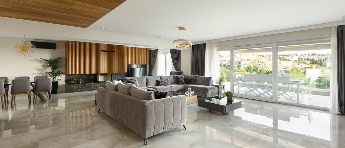 Δείτε πως μια σύγχρονη κατοικία στην Πυλαία Θεσσαλονίκης απέκτησε πολυτέλεια και υψηλή αισθητική 