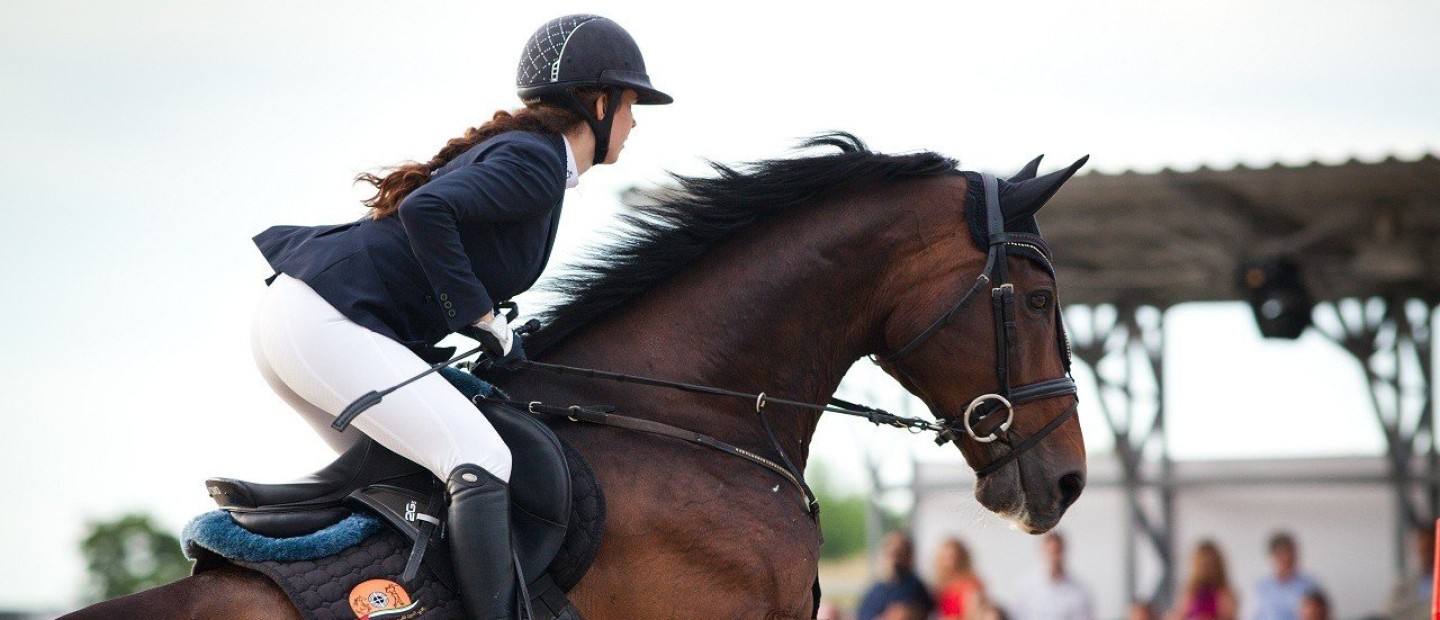 Mε αφορμή το επερχόμενο Grand Prix ιππασίας στη Θεσσαλονίκη εξετάζουμε όλα τα οφέλη του αριστοκρατικού αυτού αθλήματος 