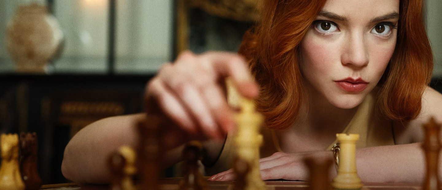 Γιατί το "The Queen’s Gambit" μας έχει κάνει να θέλουμε να μάθουμε τα πάντα για το σκάκι;