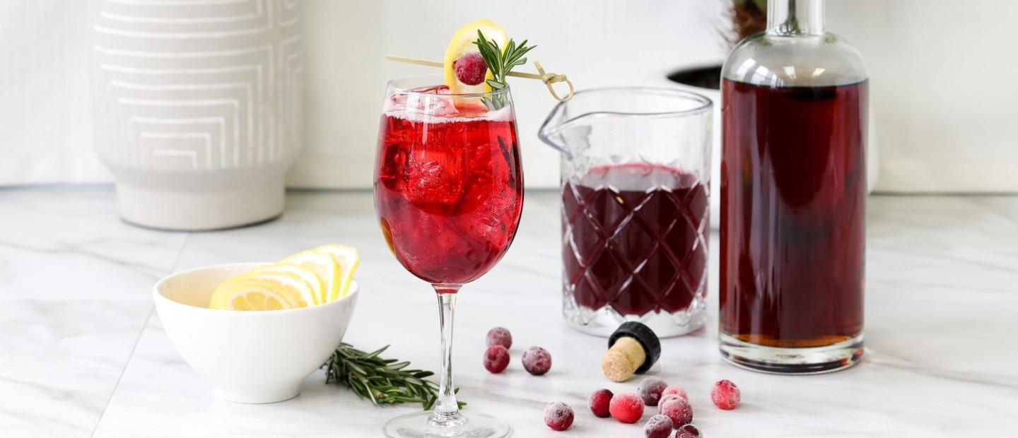 Friday Night at Home: Τα σπιτικά cocktails που θα ανεβάσουν τη διάθεσή σας απόψε το βράδυ