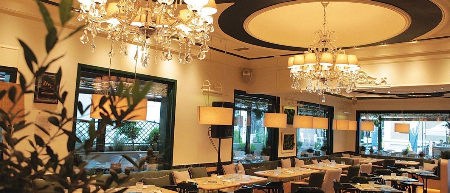 Γνωρίζατε ότι μπορείτε να απολαύσετε τον αγαπημένο σας καφέ & τις πιο λαχταριστές γευστικές προτάσεις ακόμη και στο σπίτι;