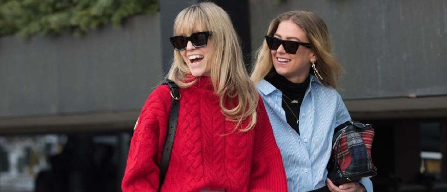 Festive Sweaters: 14 κόκκινα πουλόβερ για «φλογερές» εμφανίσεις 
