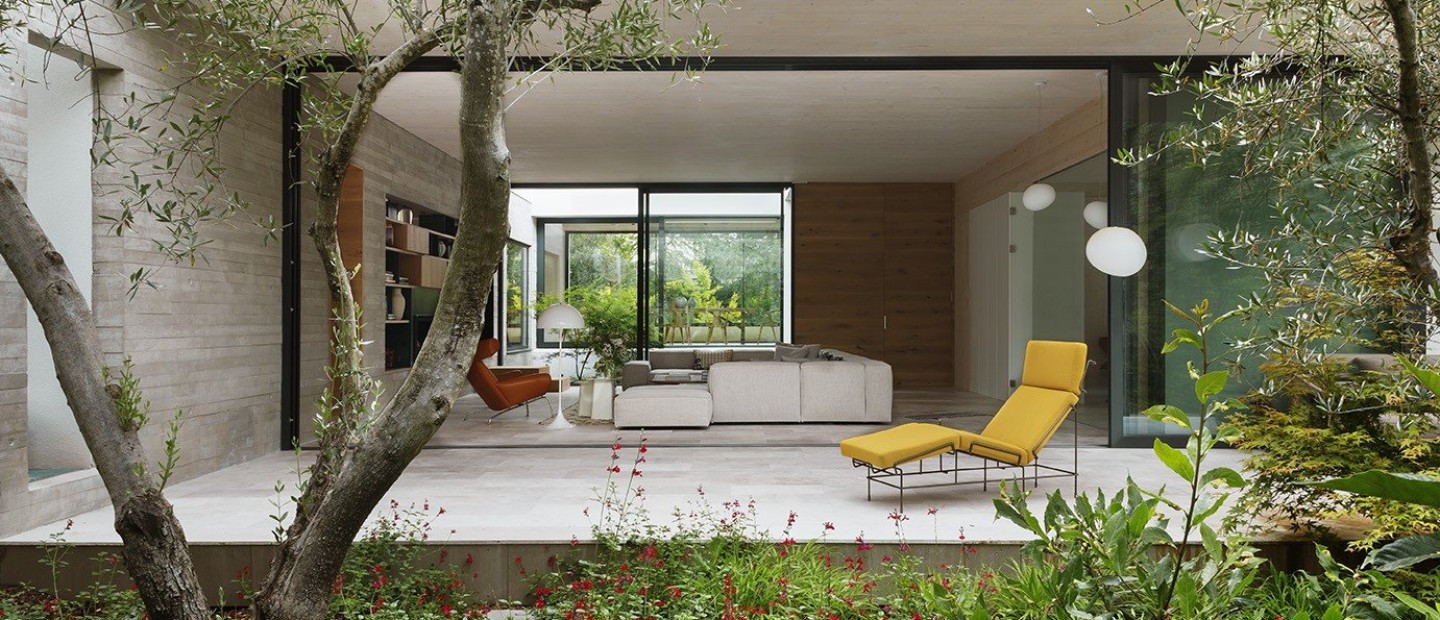 Μια εξαιρετική κατοικία στη Μαδρίτη συνδυάζει υπέροχα το κομψό design με τη φύση 
