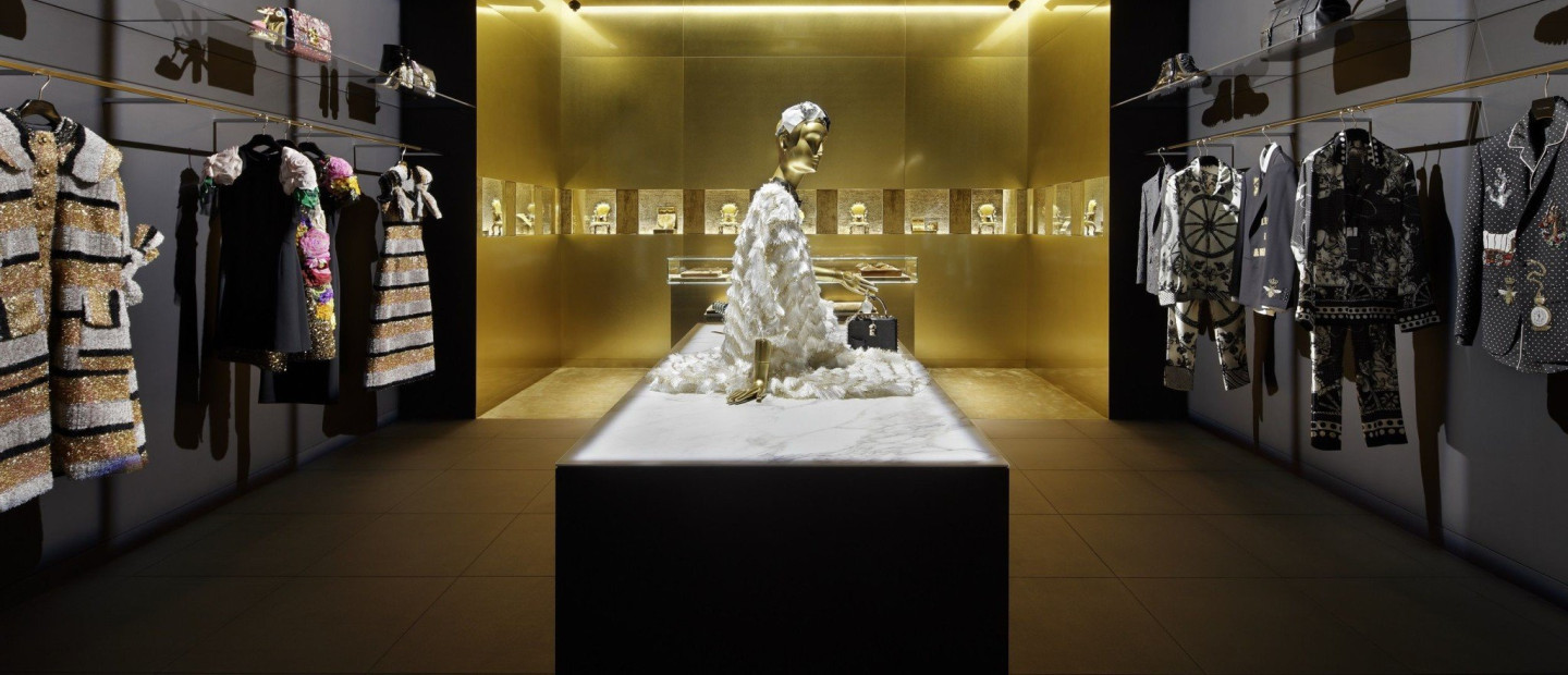 New Opening: Μια ματιά στη νέα επιβλητική boutique του οίκου Dolce & Gabbana στη Seoul