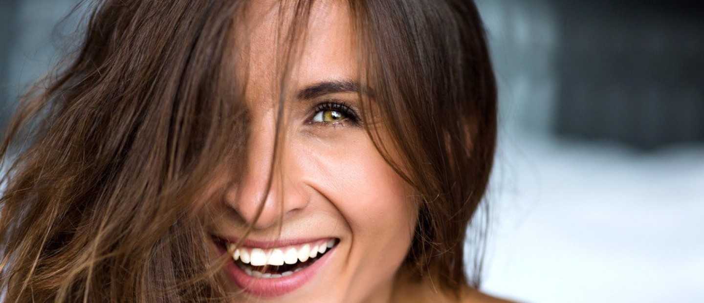 Τώρα μπορείτε να αποκτήσετε τα δόντια των ονείρων σας με τη μέθοδο της αόρατης ορθοδοντικής