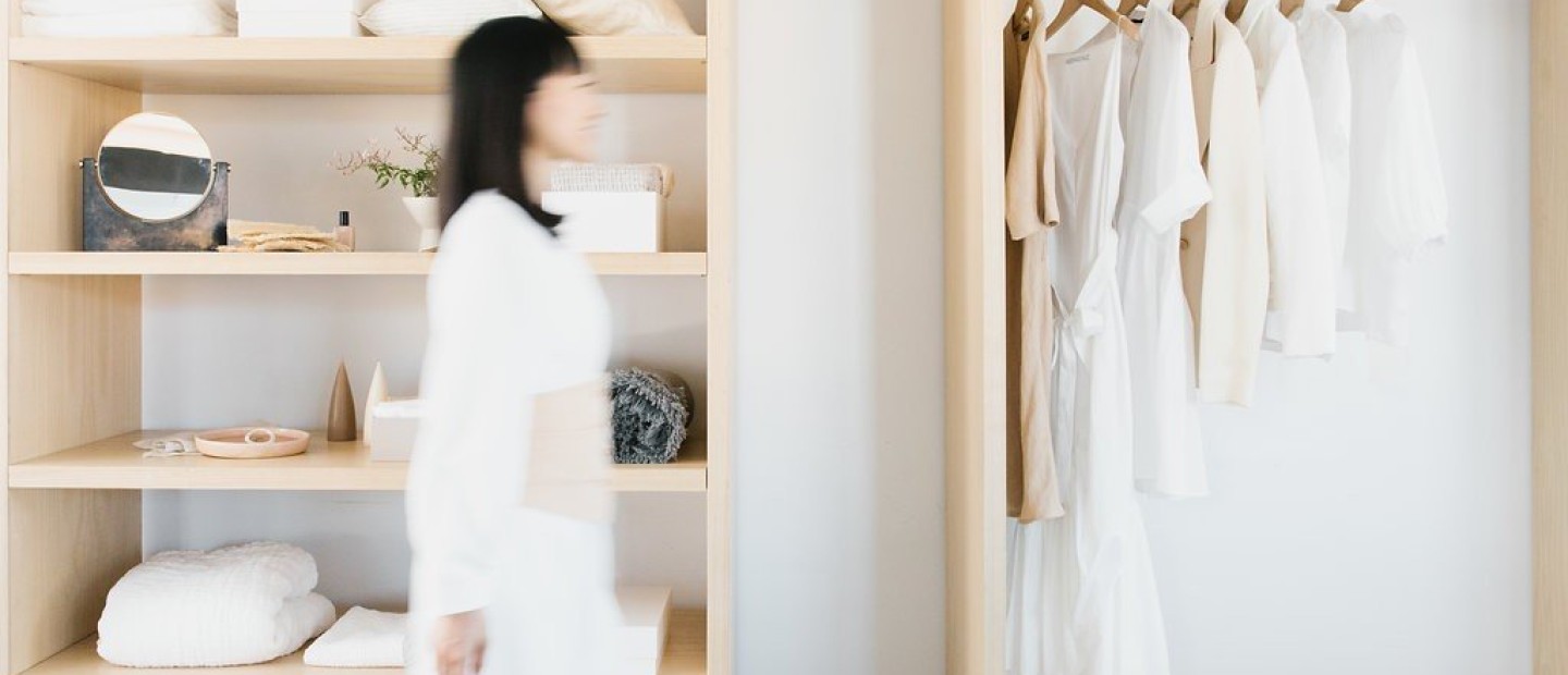 Τα best organizing tips για τη ντουλάπα σας την άνοιξη σύμφωνα με την Marie Kondo