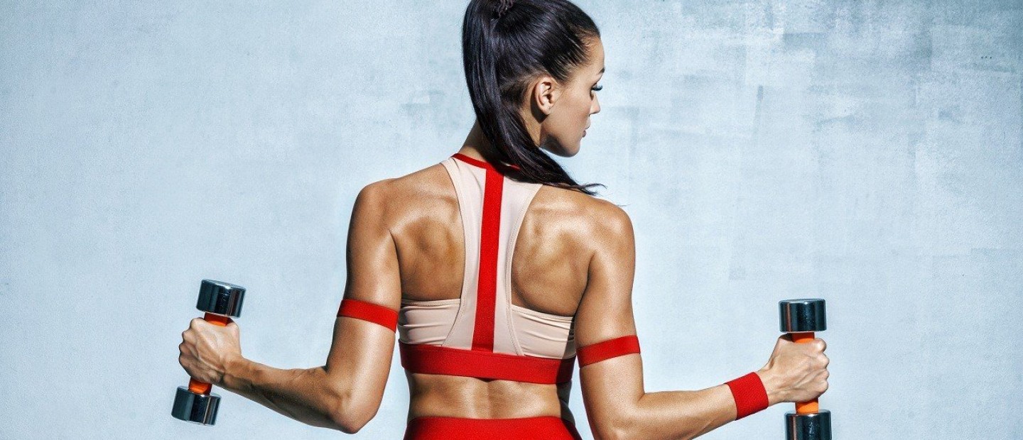 Το πιο εύκολο home workout για να αποκτήσετε καλοσχηματισμένα χέρια 