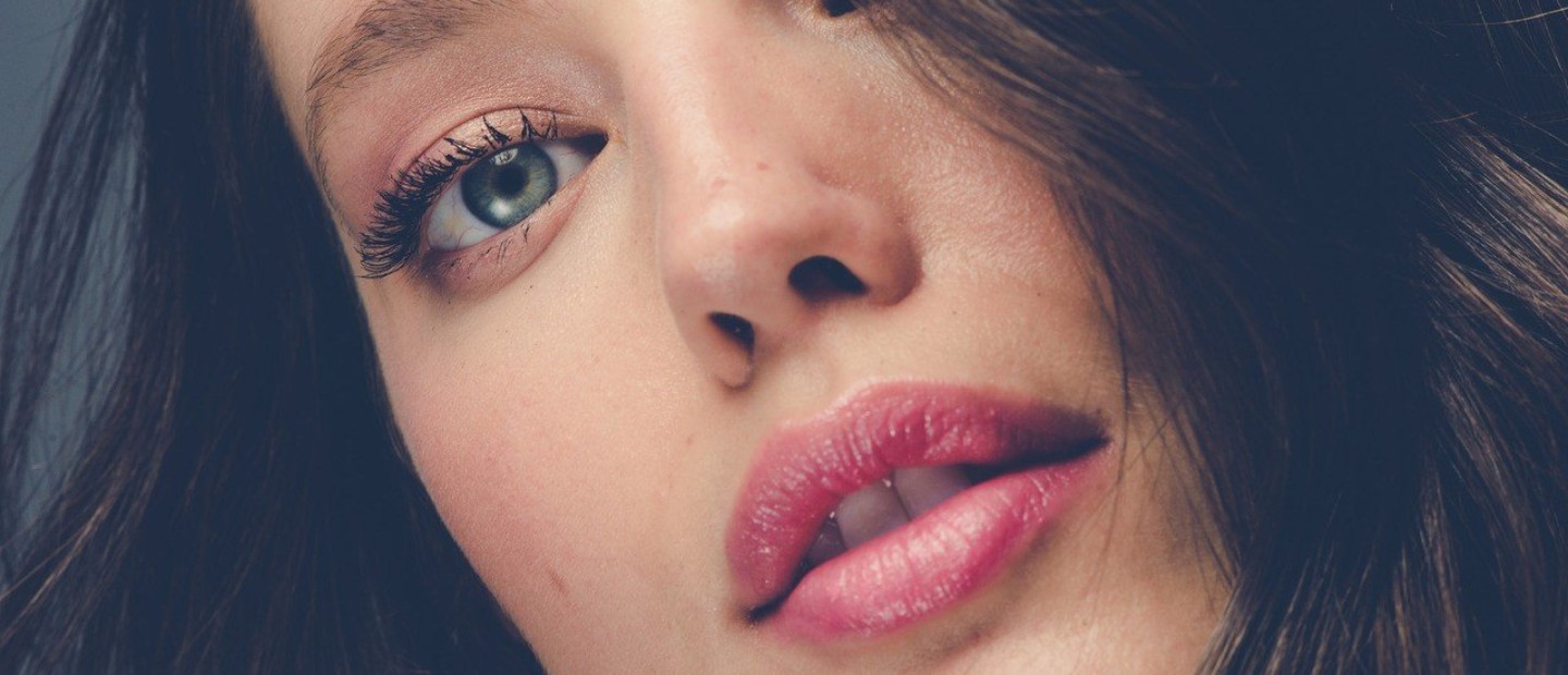 How to: Επαναφέρετε τις βλεφαρίδες σας μετά τη lash extensions θεραπεία