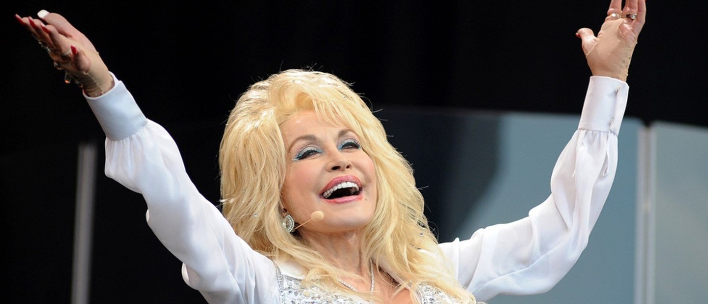 "Dolly Parton: A MusiCares Tribute": Το ντοκιμαντέρ που πρόκειται να γίνει must-watch μέσα στον Απρίλιο