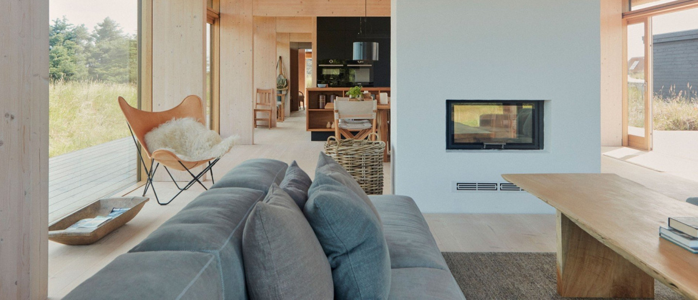 Ένα ξεχωριστό beach house στη Δανία με minimal διακόσμηση & natural στοιχεία 