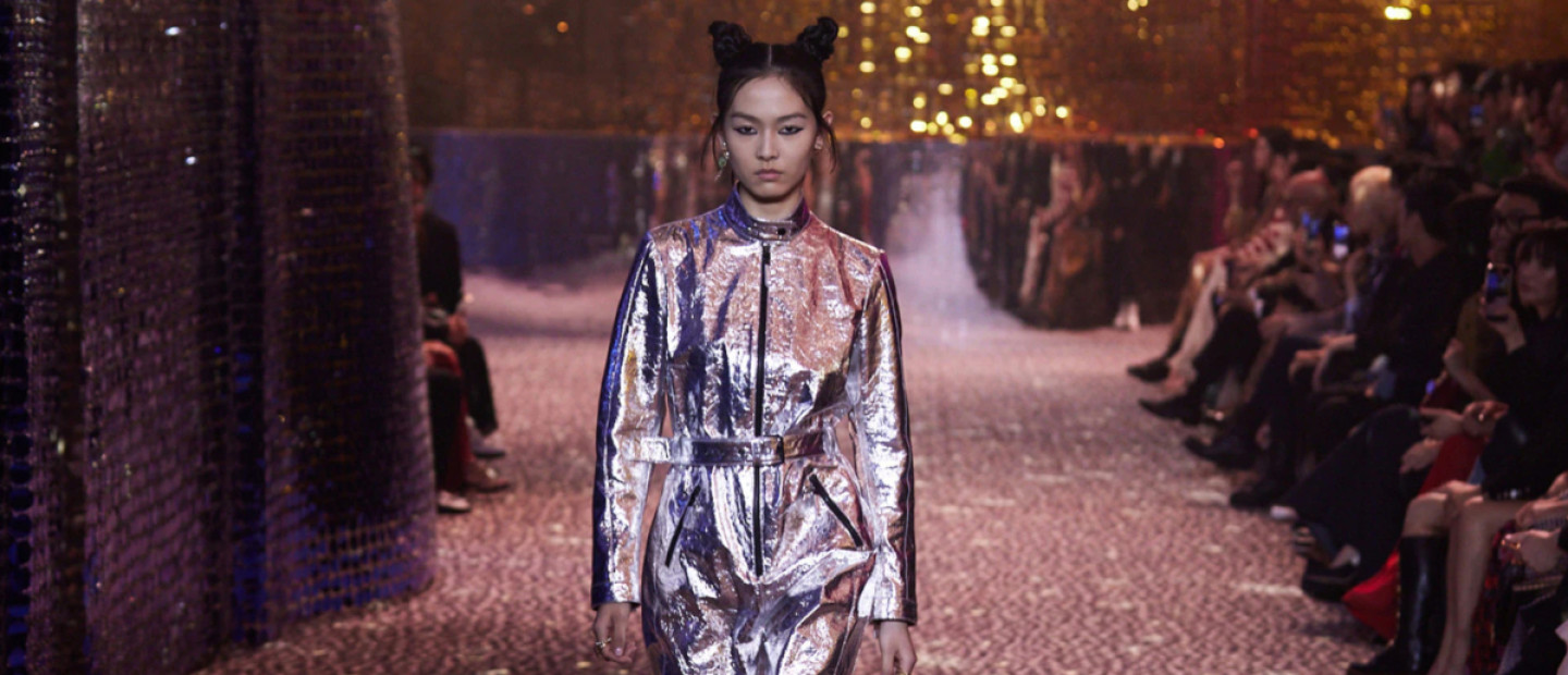 Dior: Παρουσίασε την Pre-Fall 2021 collection σε μία disco night στη Σανγκάη 