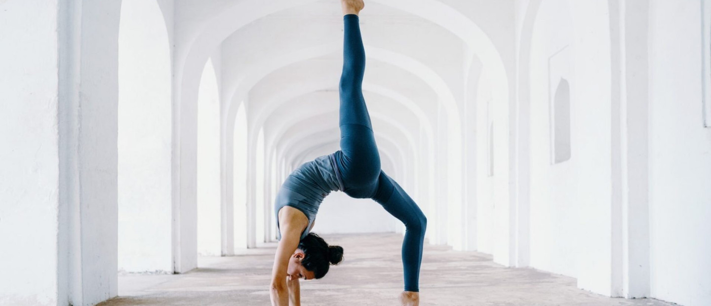 Οι απόλυτες ασκήσεις Yoga που θα σας εντάξουν σε ρυθμούς zen