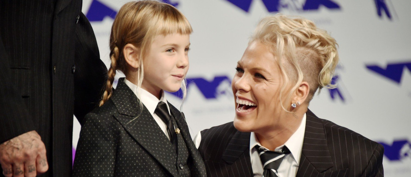 Το νέο τραγούδι της P!nk είναι ένας ύμνος στη μητρική αγάπη & τη δύναμη της ψυχής
