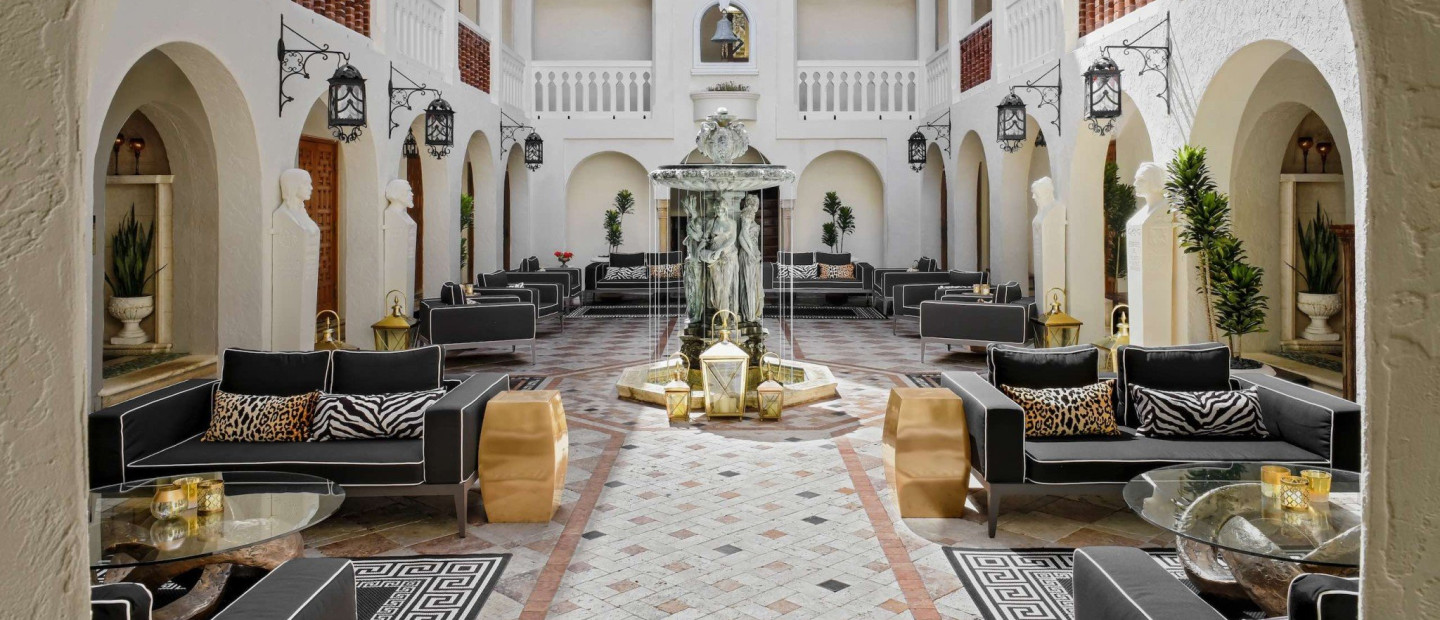 Inside Versace Home: Όλη η φινέτσα του iconic ιταλικού οίκου σε ένα video