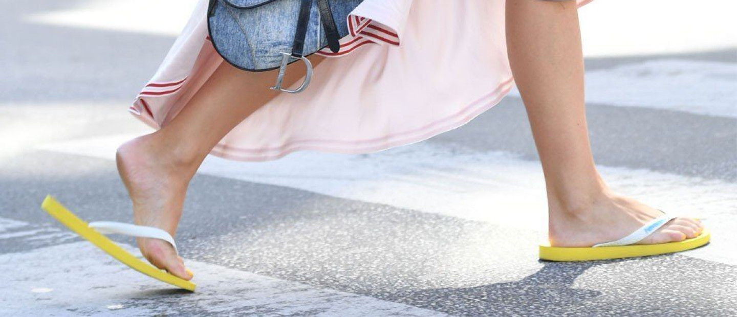 Flip flops: Πώς να τα φορέσετε με τον πιο elegant τρόπο