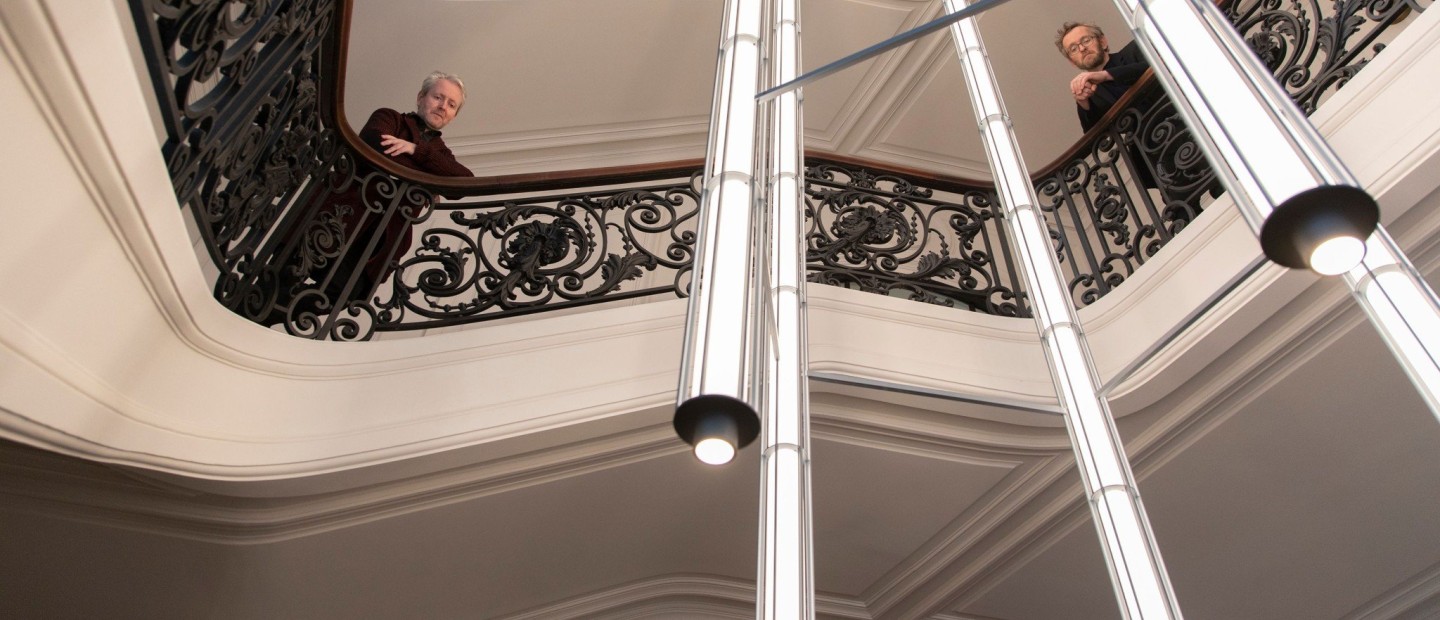 Oι designers Ronan και Erwan Bouroullec υπογράφουν το lighting project στο νέο μουσείο Bourse de Commerce του Παρισιού που ανοίγει το Σάββατο