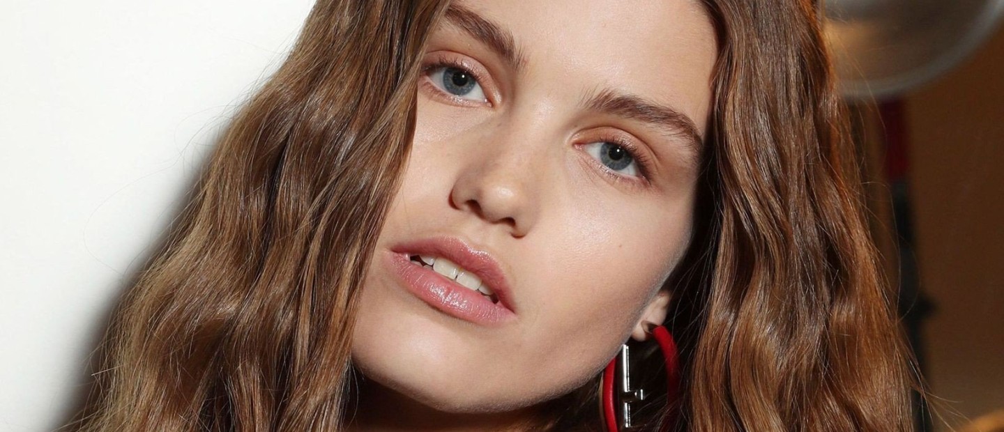 Τα λάδια μαλλιών που θα μεταμορφώσουν τις ξηρές άκρες σας 