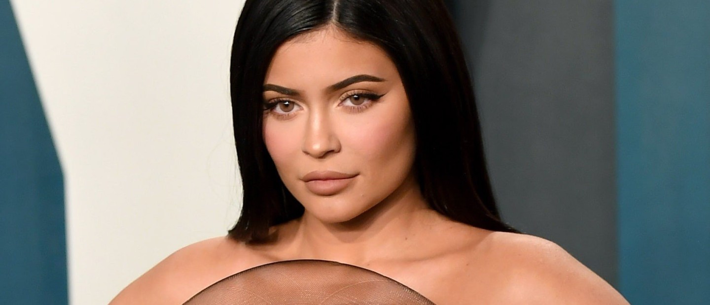 H Kylie Jenner αποκαλύπτει πώς κατέκτησε το beauty industry 