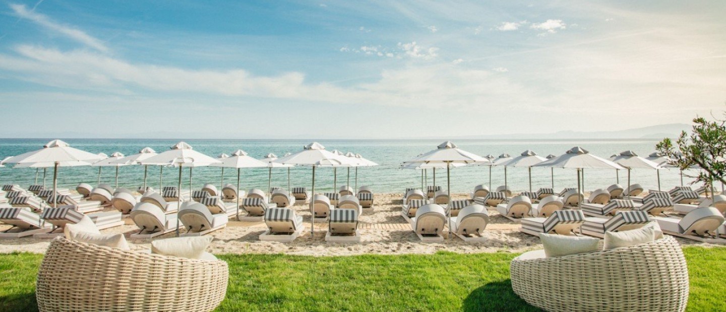 Χαλκιδική Updated: Τα beach bars στο πρώτο πόδι που αξίζει να επισκεφτείτε 