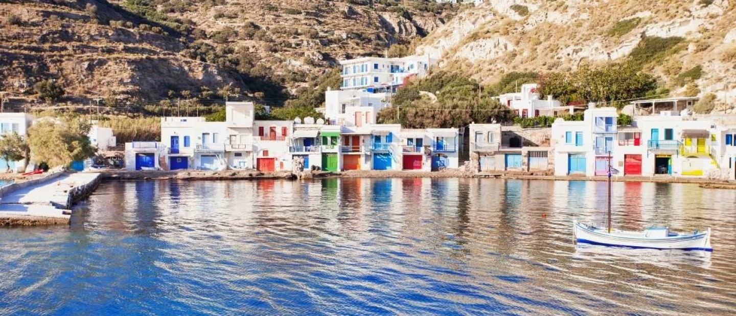 Tα πιο γραφικά χωριά των Κυκλάδων που θα σας μαγέψουν με τη μοναδική τους ομορφιά