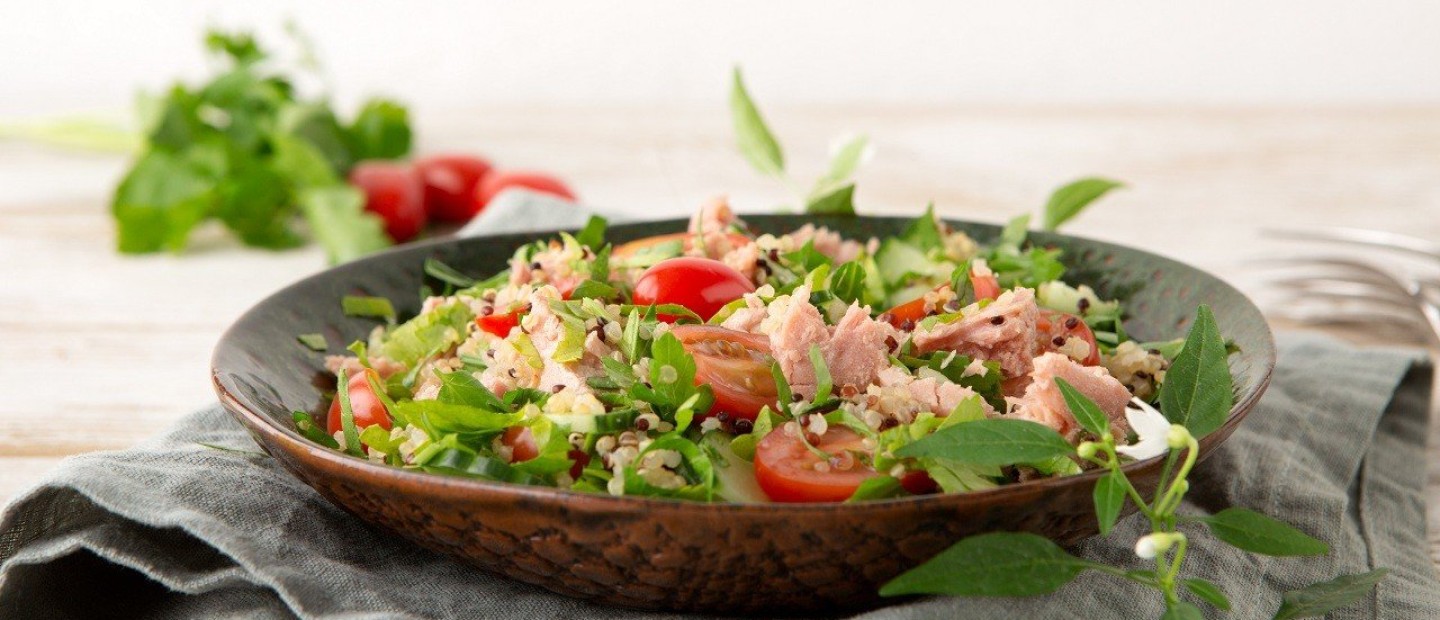Keep fit: 3 λαχταριστές κι εύκολες συνταγές με τόνο ιδανικές για το lunch break σας 