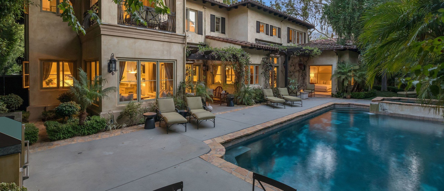 Celebrity houses: Μέσα στην ονειρική κατοικία της Britney Spears στο Beverly Hills
