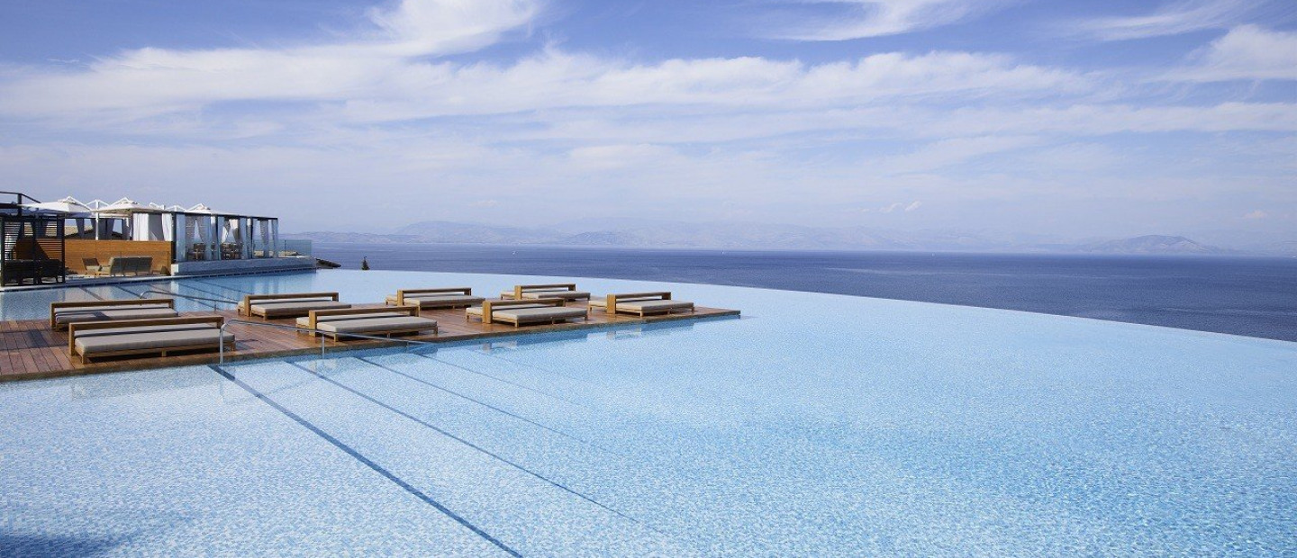 Grand Opening: Το πολυτελές resort της Κέρκυρας που κυριαρχεί στο DNA του μια ολιστική εμπειρία διαμονής 