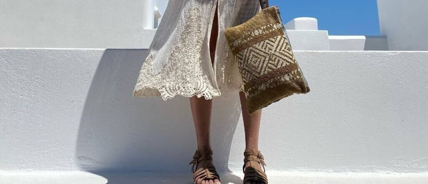 Beach Essentials: 13+1 stylish bags που μπορείτε να κρατήσετε και στην παραλία 