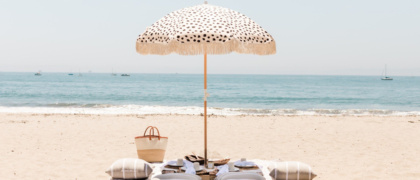 Πώς να διοργανώσετε ένα άκρως απολαυστικό beach picnic 