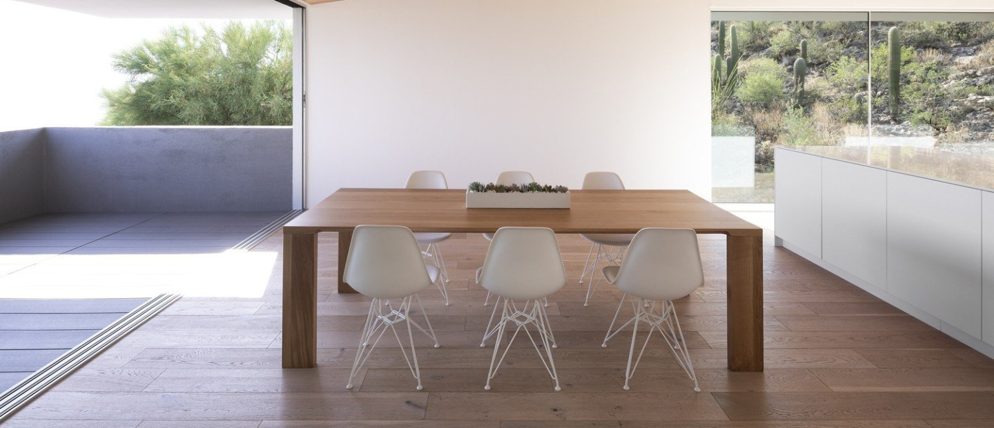 Μια light-filled κατοικία στις ΗΠΑ εξυμνεί τον σύγχρονο μινιμαλισμό