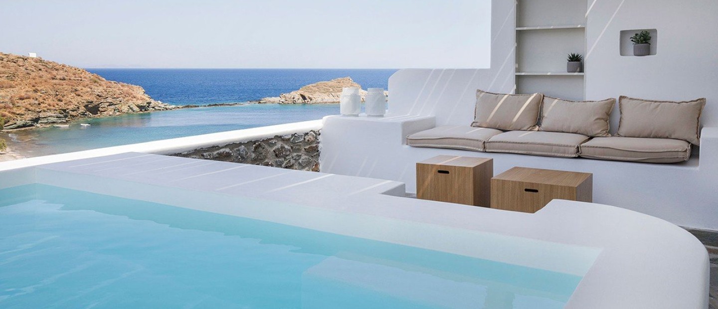 Οι Asprolithos Villas στην Κύθνο χωρούν σε 40 τ.μ. την απέραντη κυκλαδίτικη ομορφιά