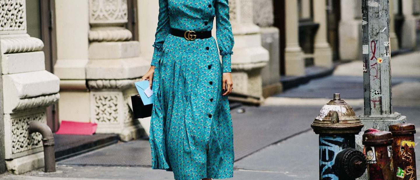 Midi dress: Τα σχέδια που ταιριάζουν σε όλες τις περιστάσεις 