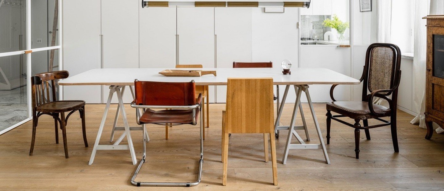 Πώς το eclectic design αποτυπώνεται στην πιο minimal εκδοχή του σε ένα tiny διαμέρισμα