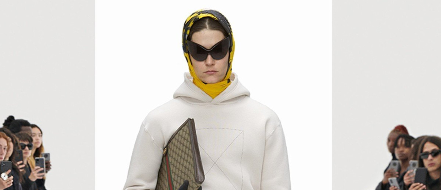 Balenciaga Spring '22: O πιο fashionable τρόπος των εναλλαγών της καθημερινότητας