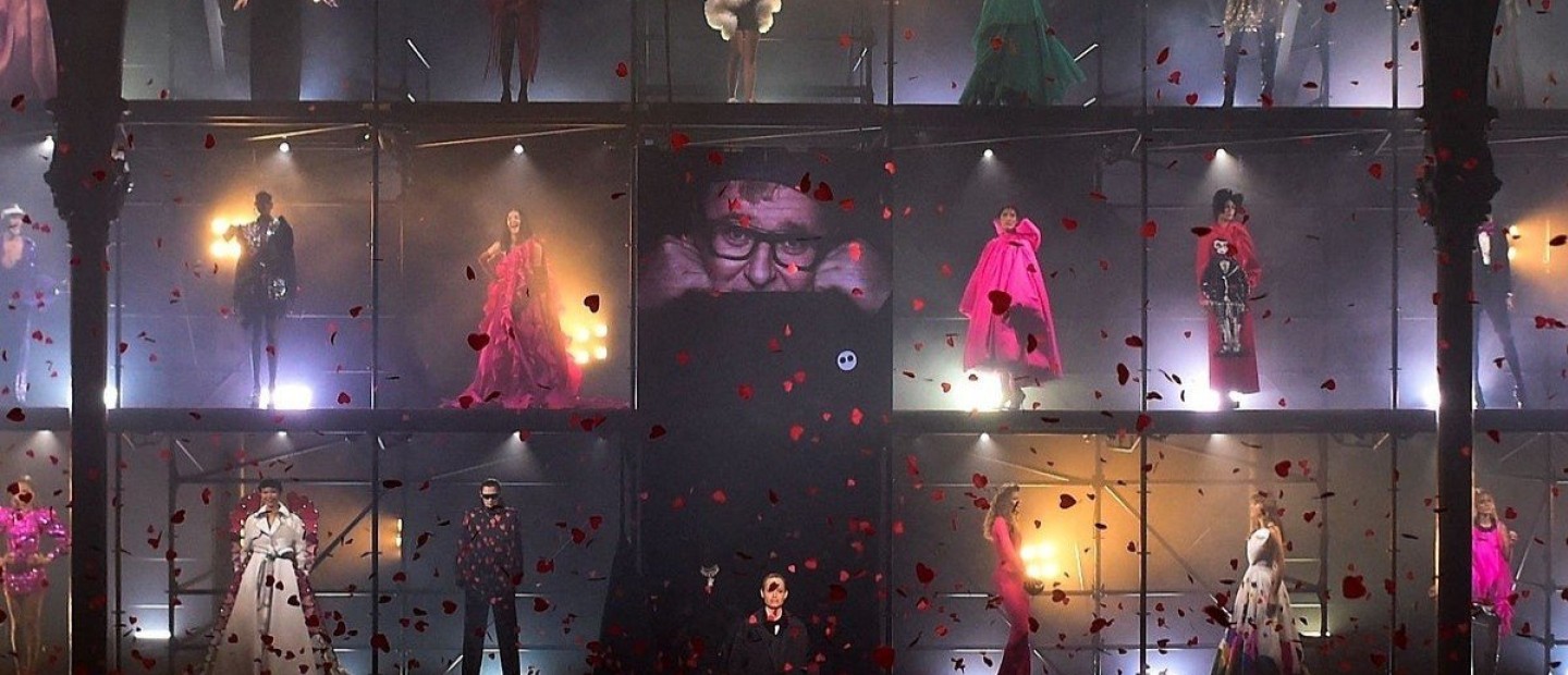 Love brings Love: To φαντασμαγορικό show προς τιμήν του Alber Elbaz γίνεται έκθεση στο Παρίσι