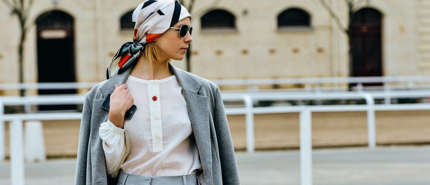 Headscarves: Η νέα τάση που επιλέγουν οι ειδικοί του street style 