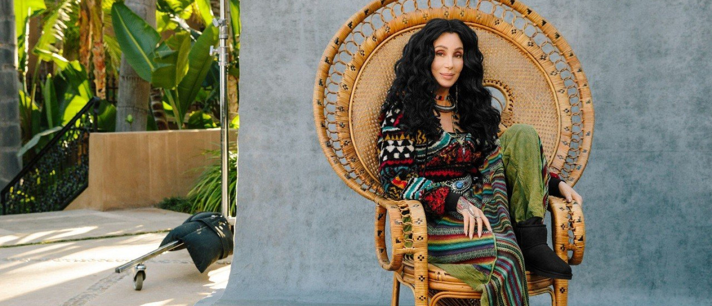 Η Cher είναι το πρόσωπο της καμπάνιας της νέας UGG Spring/Summer 2022 collection