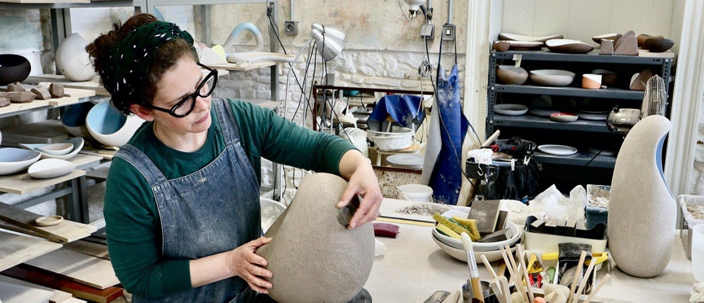 The Talks: Mε την κεραμίστρια, Μυρτώ Ζιρίνη 