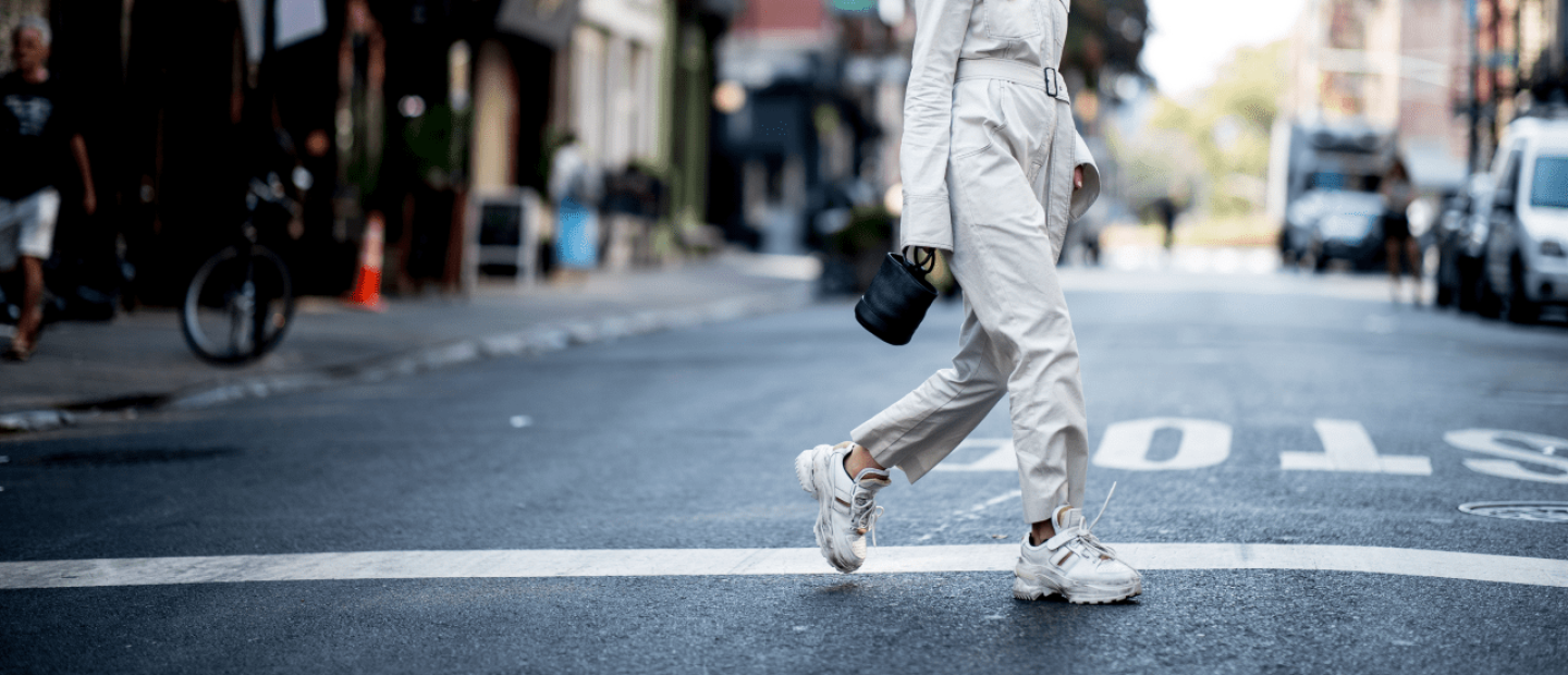 Βρήκαμε τα sneakers που μπορείτε να φοράτε και τον χειμώνα