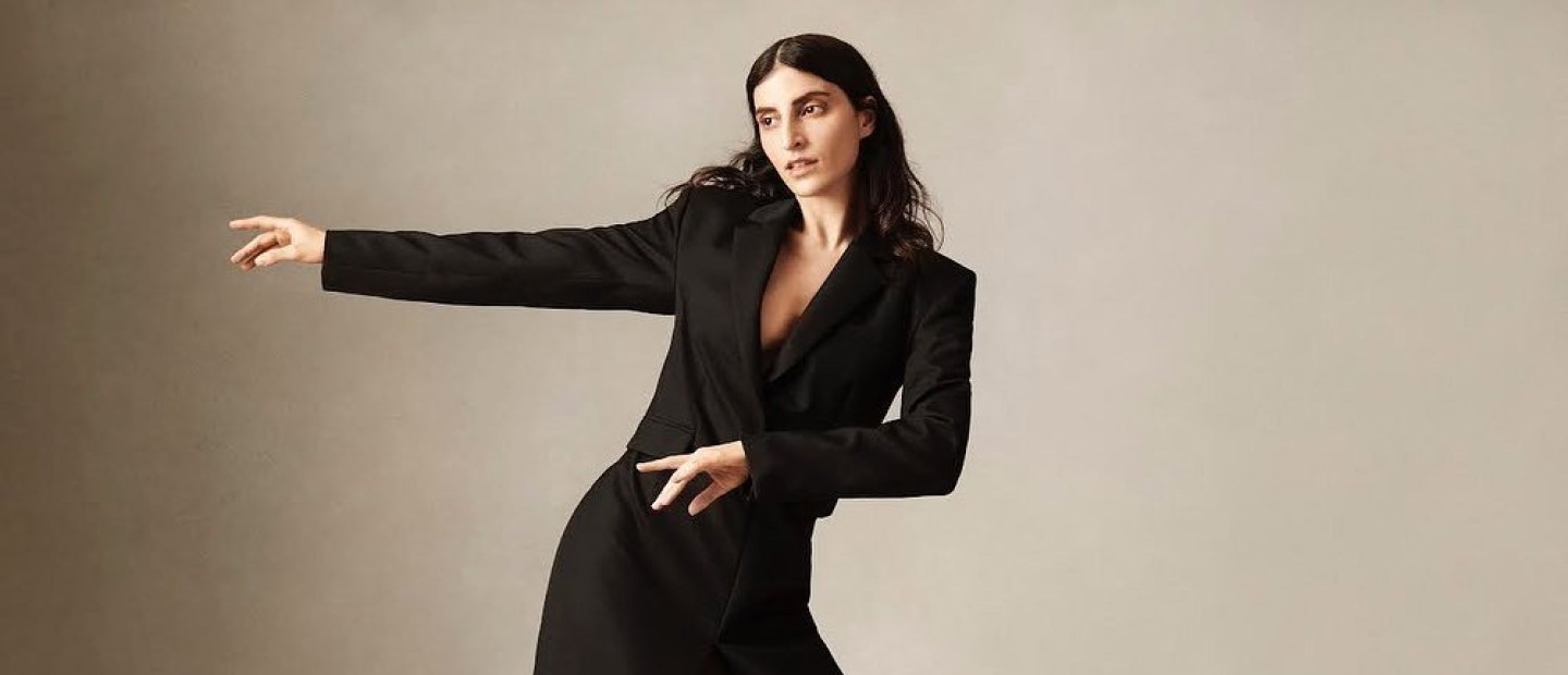 Νάσια Μάτσα: Το ανατρεπτικό μοντέλο & fashion writer που «σπάει» τα κατεστημένα στον διεθνή χώρο της μόδας 