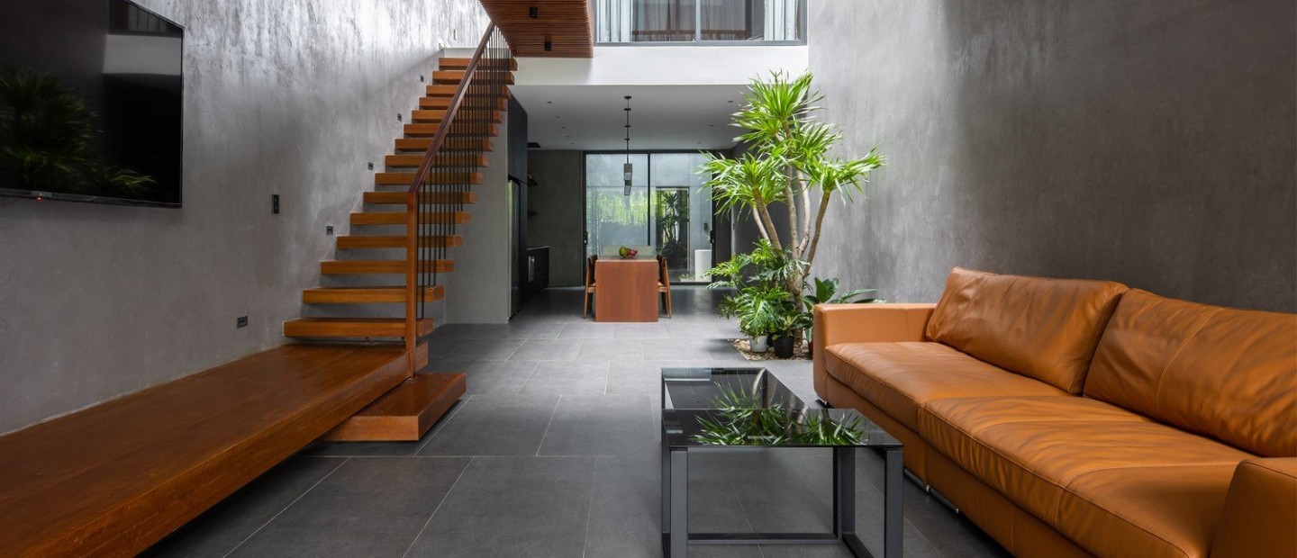 Πώς ένα minimal town-house στο Βιετνάμ γίνεται «ένα» με τη φύση