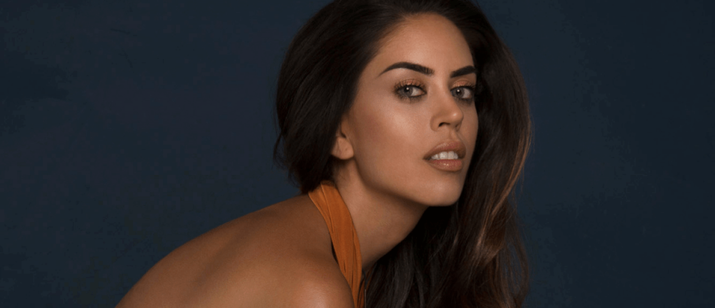 Η Κλαίρη Δημοπούλου δημιουργεί το απόλυτο glowing pink makeup για το Valentine's date